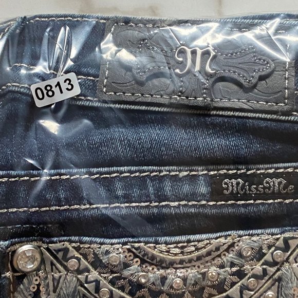 New Women's Jeans Sz 26 skinny cut Denim Embellished Pockets no size tag Miss Me - Picture 13 of 13